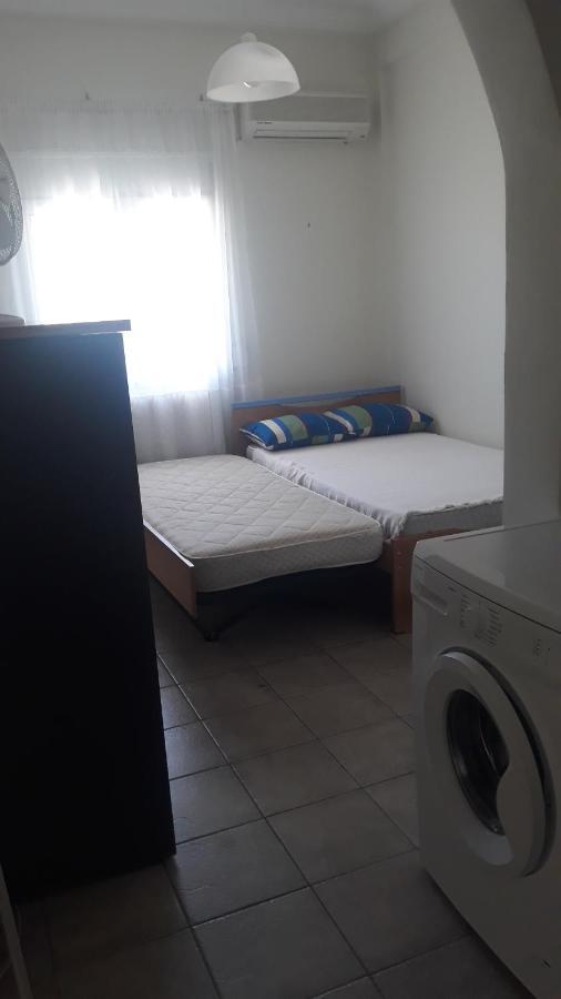 Central Apartments Eretria Экстерьер фото