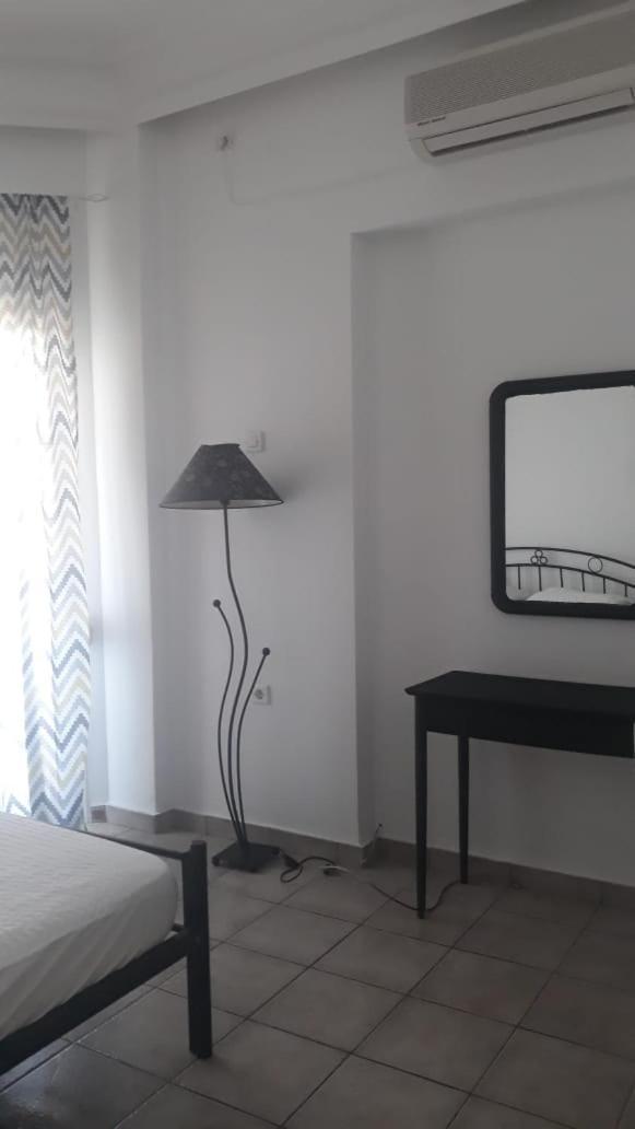 Central Apartments Eretria Экстерьер фото