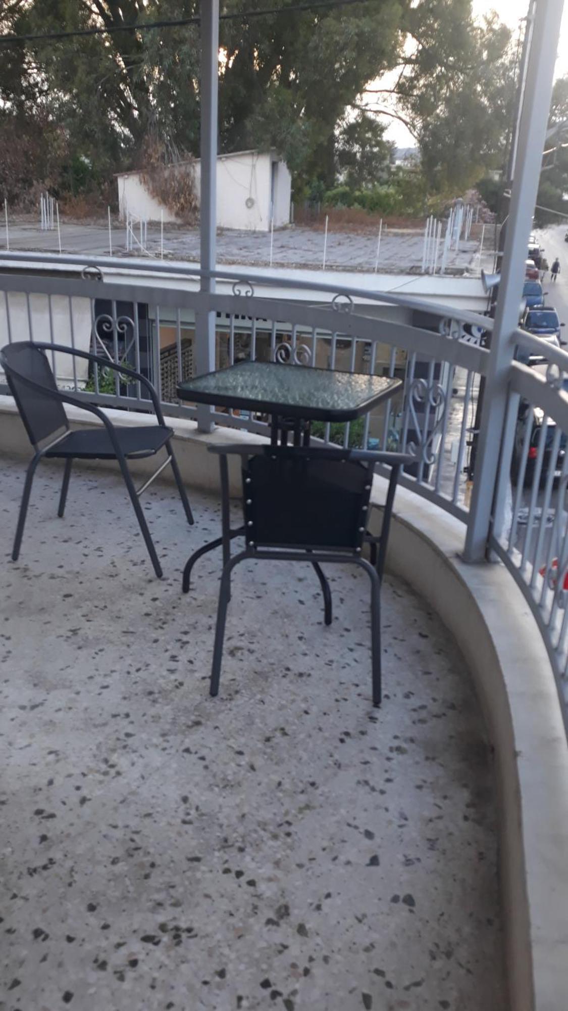 Central Apartments Eretria Экстерьер фото